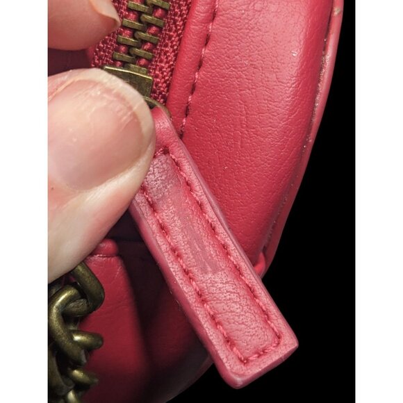 Disney Descendants Evie Heart Crown Purse With Gold Tone Chain And Details - Picture 4 of 16